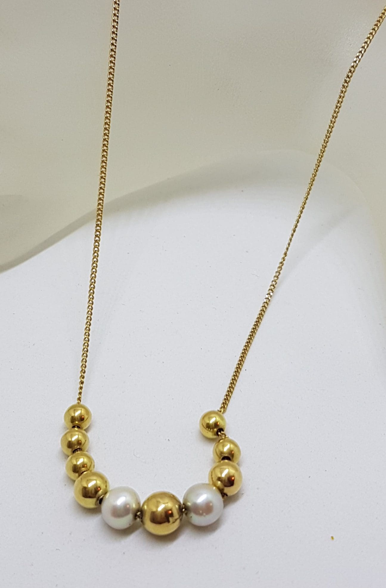 20201026_115348 9ct Yellow Gold Pearl and Gold Ball Collier / Necklace / Chain