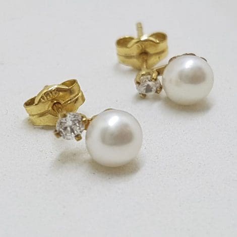 9ct Yellow Gold Pearl and Cubic Zirconia Stud Earrings