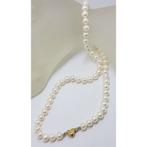 9ct Yellow Gold Heart Clasp on Pearl Strand Necklace / Chain