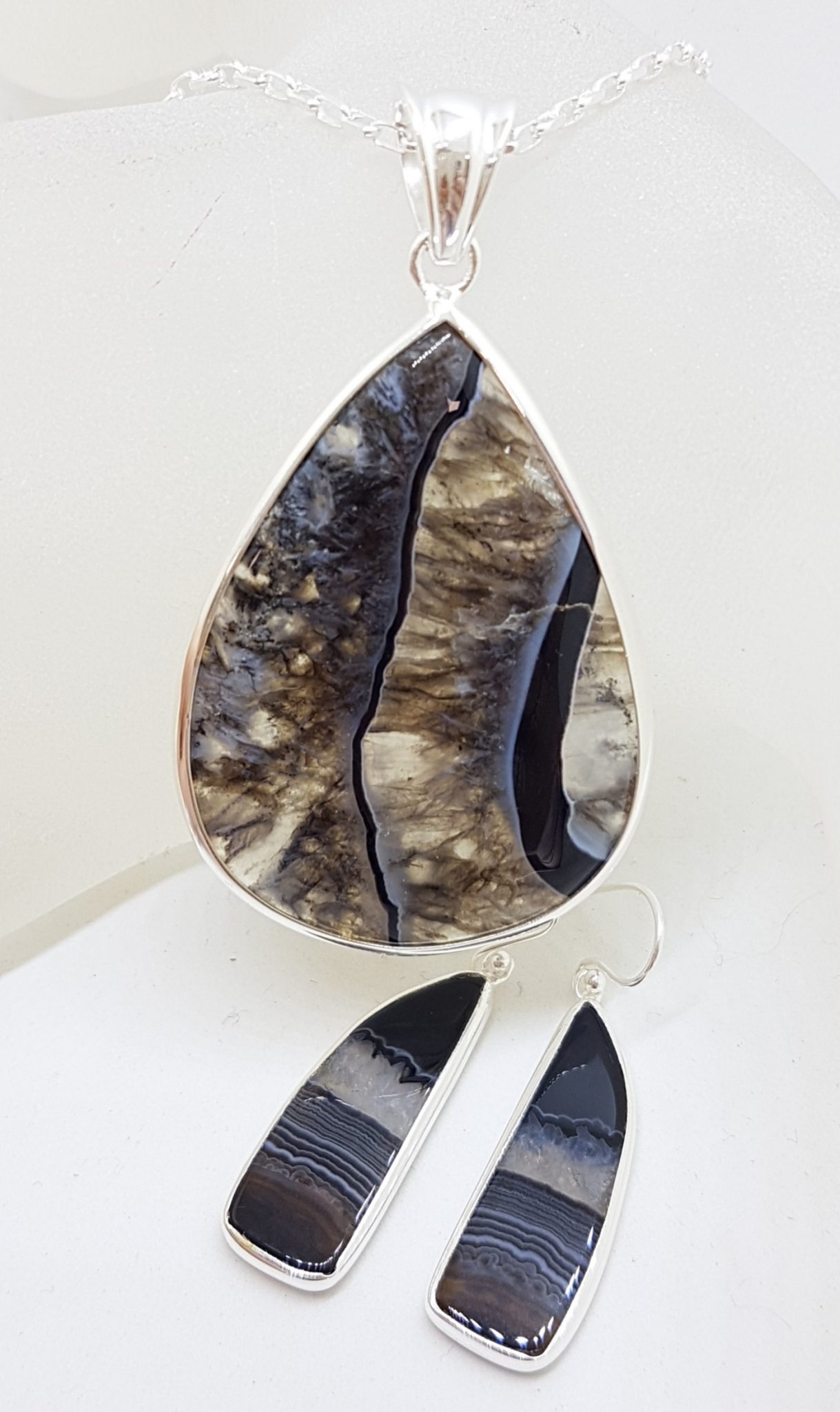 Sterling Silver Large Teardrop / Pear Shape Black Banded Onyx / Agate Pendant on Silver Chain