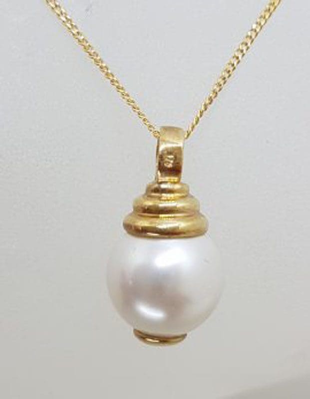 9ct Yellow Gold White Ball Pendant on Gold Chain