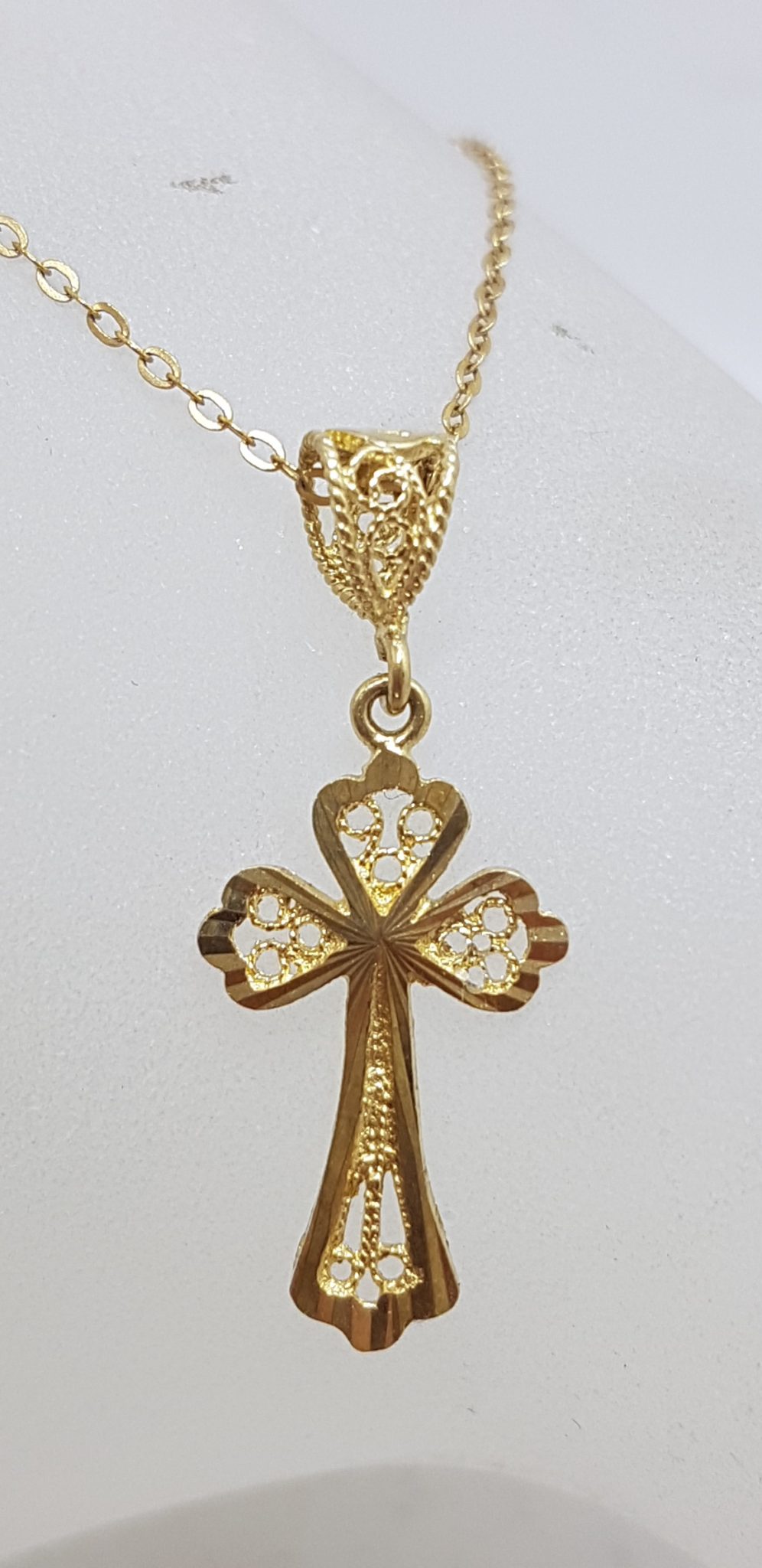 9ct Yellow Gold Ornate Filigree Cross / Crucifix Pendant on Gold Chain