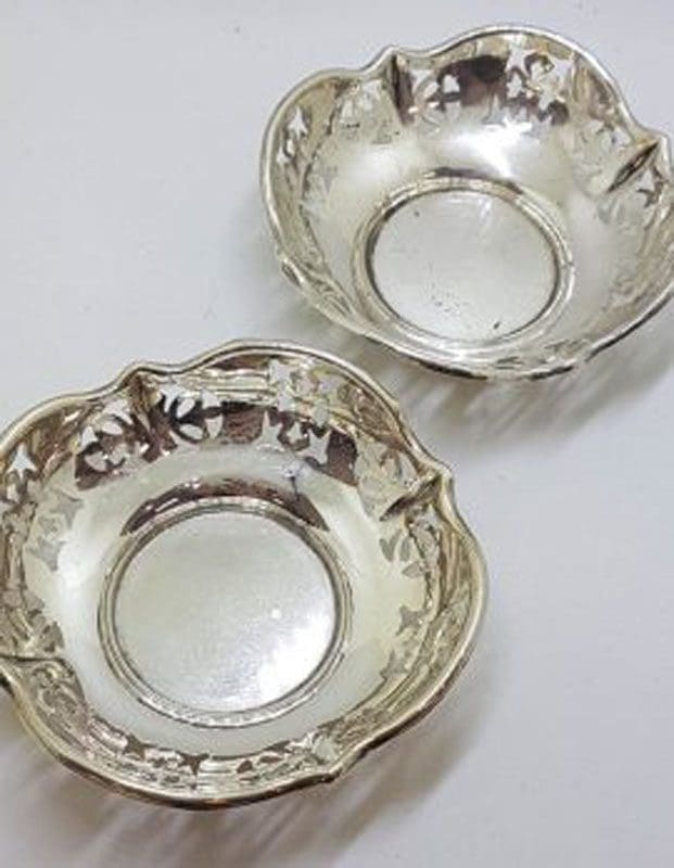 Sterling Silver Ornate Open Design Pair of Round Pin Dishes - Hallmarked Birmingham 1951 - Antique / Vintage