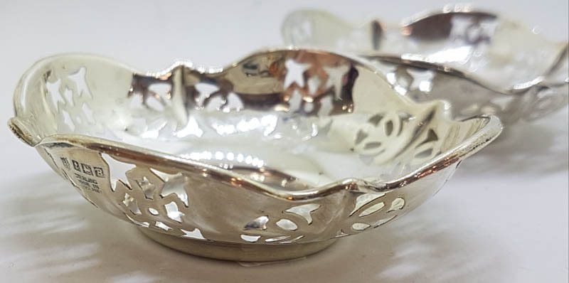 Sterling Silver Ornate Open Design Pair of Round Pin Dishes - Hallmarked Birmingham 1951 - Antique / Vintage
