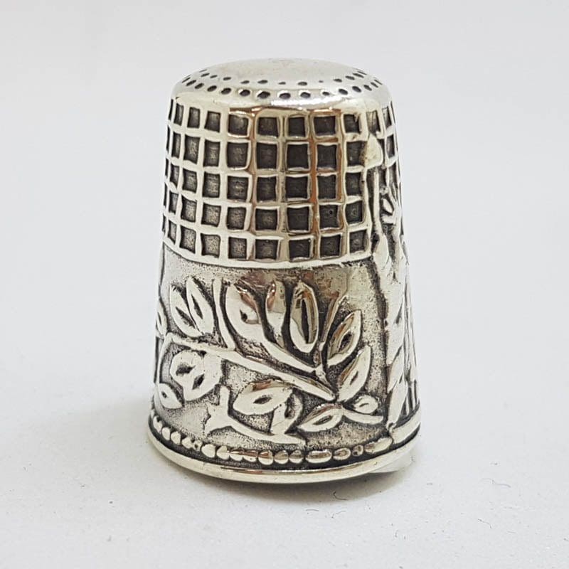 20210517_195240 Sterling Silver Statue of Liberty Design Thimble - Antique / Vintage