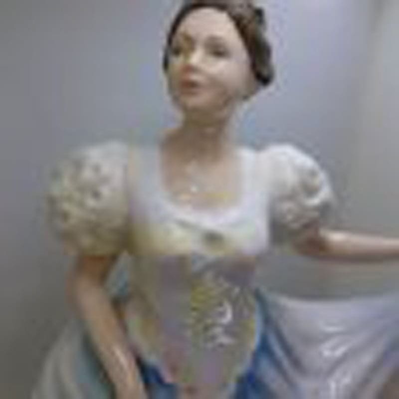 Royal Doulton Figurine - HN3645 - LINDSAY