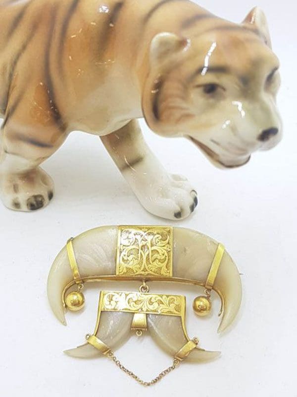 * SOLD * 22ct Yellow Gold Large Ornate and Unique Tiger Claw Brooch Antique / Vintage Alexa