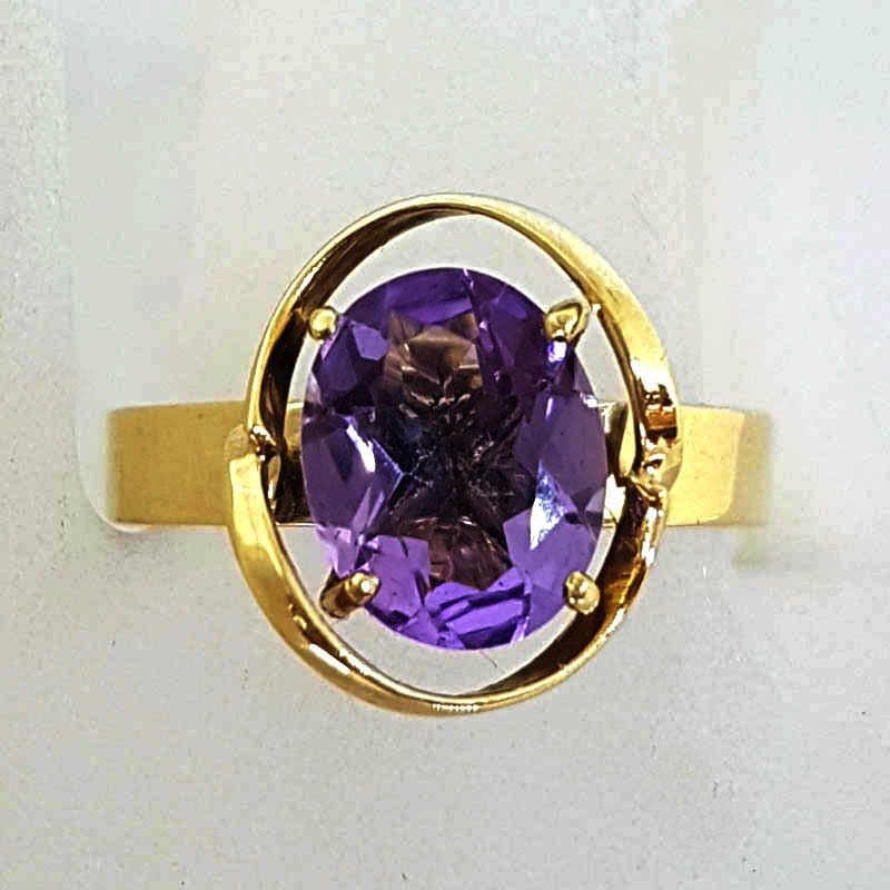 20210525_201912 9ct Yellow Gold Oval Amethyst Ring - High Set with Rim Around Stone - Antique / Vintage