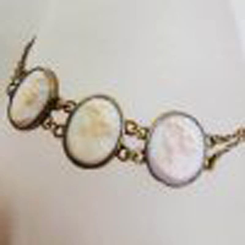 Gold Lined Pink Shell Lady Cameo Bracelet - Antique / Vintage - Vintage Costume Jewellery
