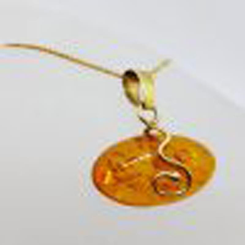 9ct Yellow Gold Oval Swirl Natural Baltic Amber Pendant on Gold Chain