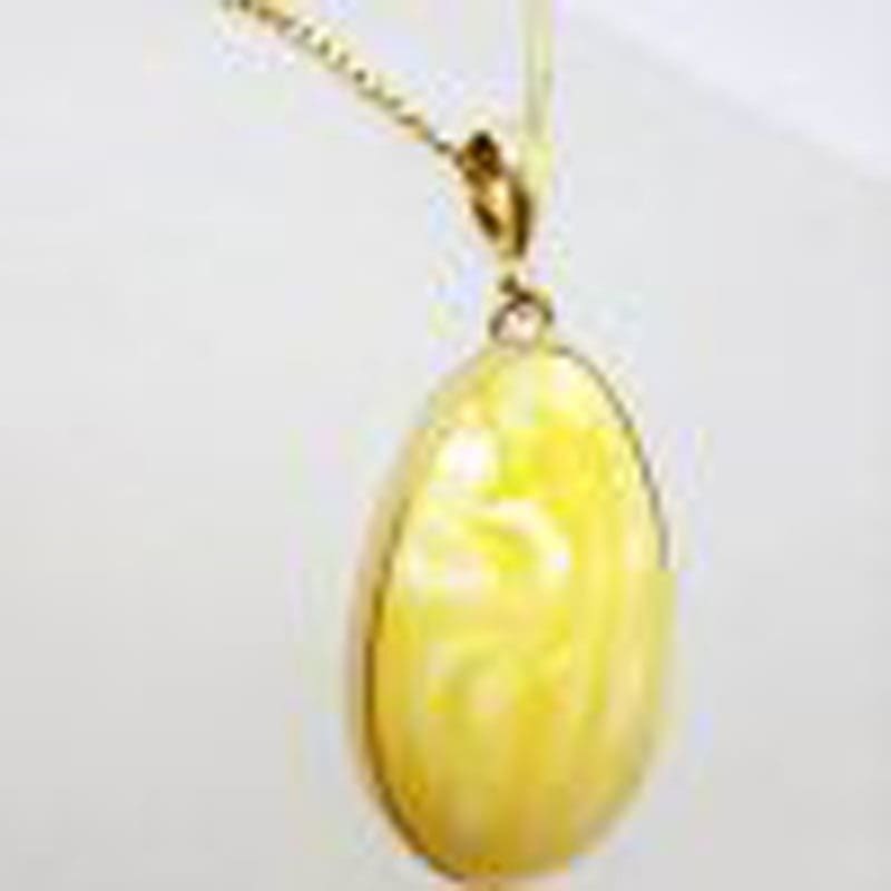 9ct Yellow Gold Oval / Egg Shaped Natural Baltic Butter Amber Pendant on Gold Chain