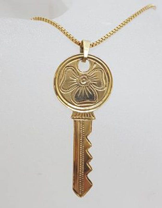 9ct Yellow Gold Ornate Key Pendant on Gold Chain
