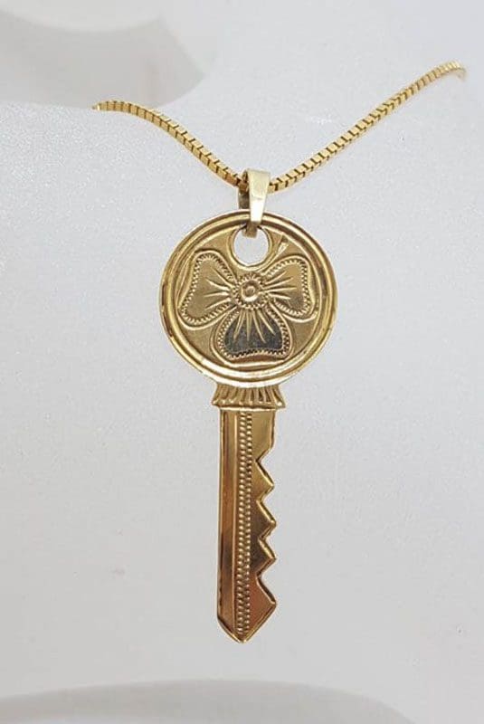 9ct Yellow Gold Ornate Key Pendant on Gold Chain
