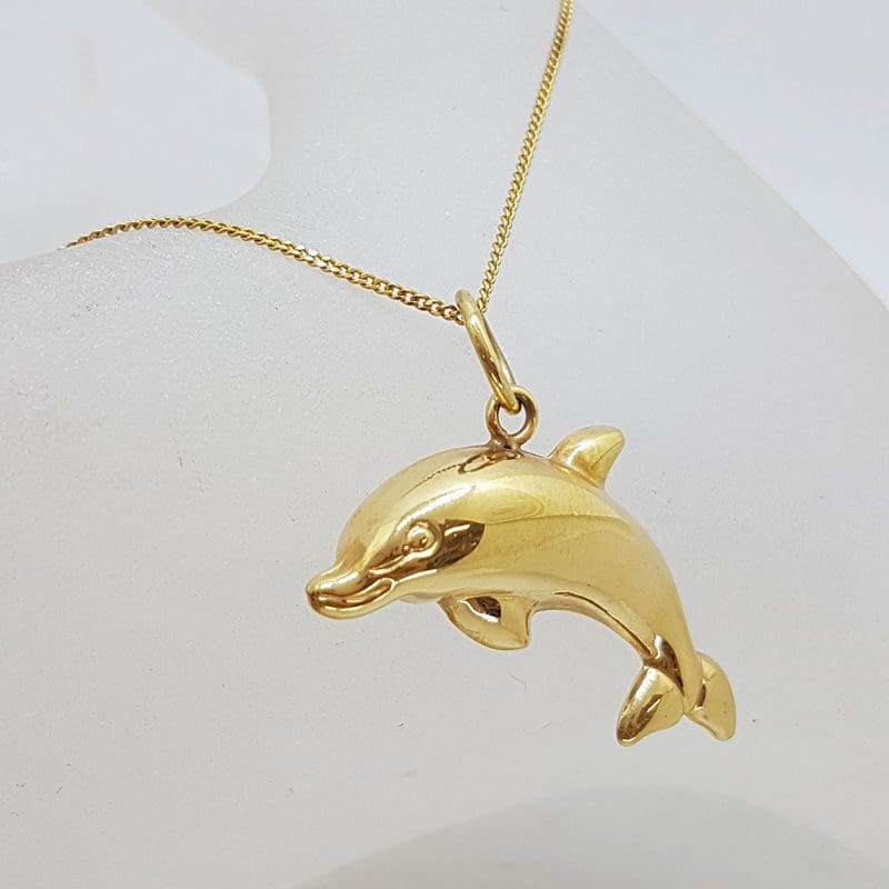 20210530_160949 9ct Yellow Gold Dolphin Pendant on Gold Chain