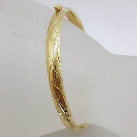 9ct Yellow Gold Diamond Pattern / Design Hinged Bangle