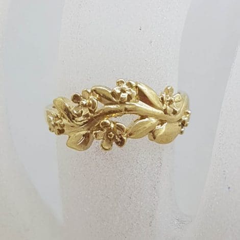 9ct Yellow Gold Ornate Leaf Floral Design Ring