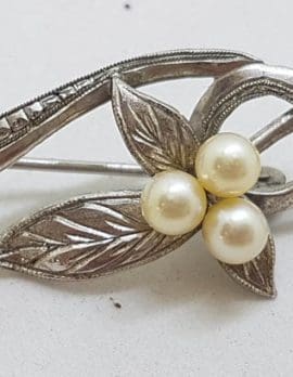 Sterling Silver Culture Pearl Ornate Leaf Design Swirl Bar Brooch - Vintage