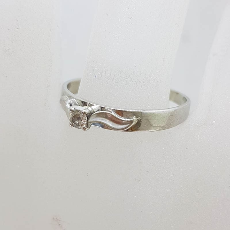 20210601_221320 9ct White Gold Claw Set Solitaire Diamond with Leaves on Side Ring - Antique / Vintage - Engagement Ring