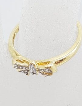 10ct Yellow Gold Diamond Bow Shape Ring