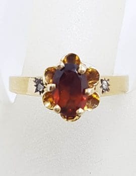 9ct Yellow Gold Oval Garnet with 2 Diamonds in a Flower Design Ring - Antique / Vintage