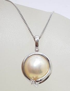 14ct White Gold Mabe Pearl with Diamond Enhancer Pendant on Gold Chain