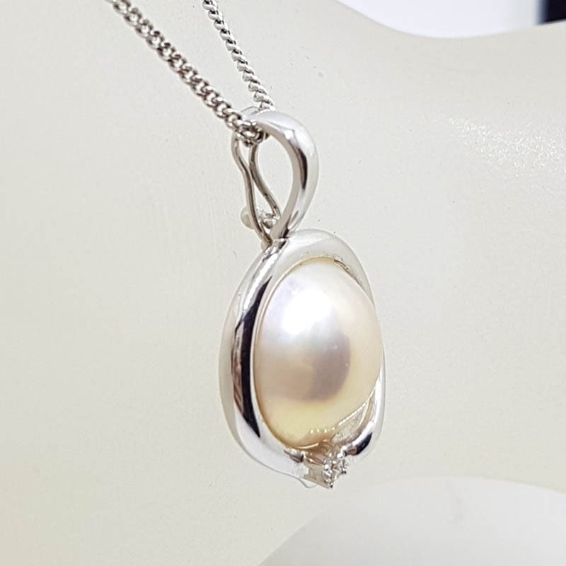 20210605_130530 14ct White Gold Mabe Pearl with Diamond Enhancer Pendant on Gold Chain