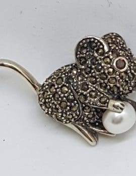 Sterling Silver Marcasite Mouse with Pearl Brooch - Garnet Eye