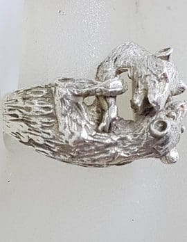 Sterling Silver Heavy and Unusual Two Grizzly Bears Fighting / Playing Ring - Vintage