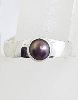 Sterling Silver Round Black Pearl in Band Ring