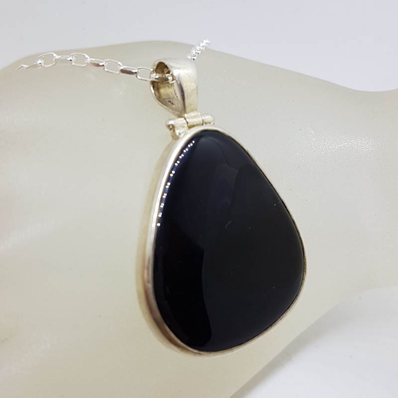Sterling Silver Onyx Large Triangular / Teardrop / Pear Shape with Plain Rim Pendant on Silver Chain