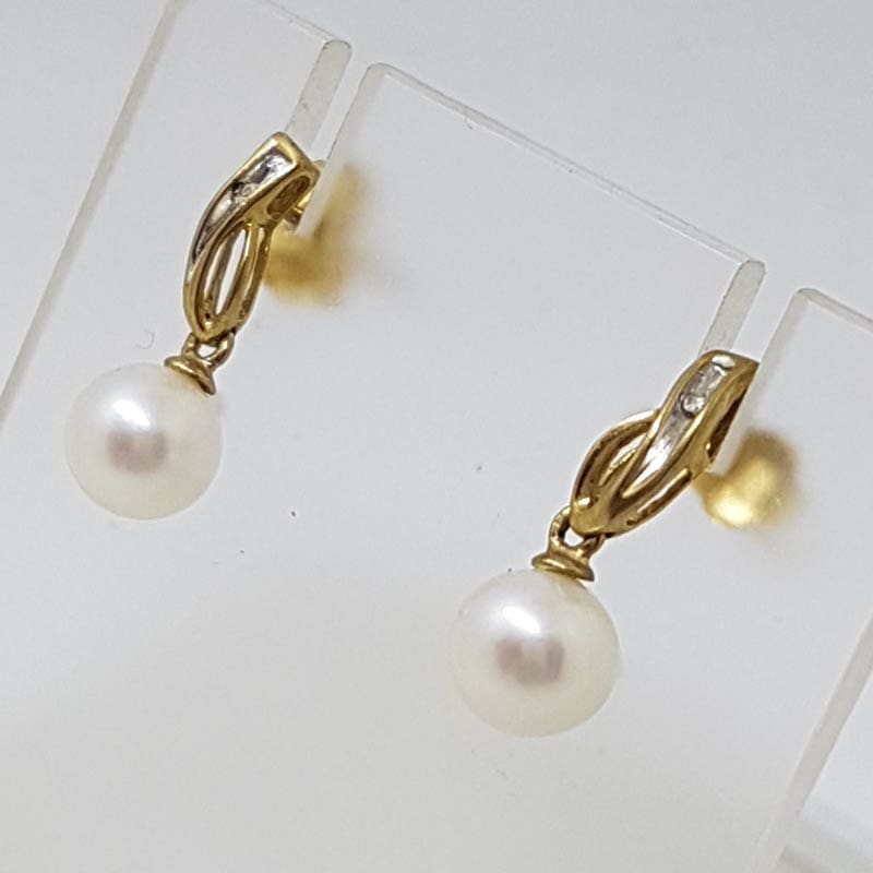 20210920_225310 9ct Yellow Gold Pearl and Diamond Drop Twist Earrings