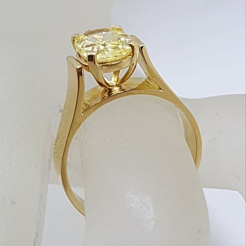 9ct Yellow Gold Oval Natural Golden Yellow Ceylon Sapphire Claw and High Set on Wide Band Ring - Antique / Vintage 9ct Yellow Gold Oval Natural Golden Yellow Ceylon Sapphire Claw and High Set on Wide Band Ring - Antique / Vintage