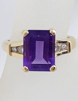 14ct Yellow Gold Rectangular Claw Set Amethyst with Channel Set Diamonds Ring - Antique / Vintage