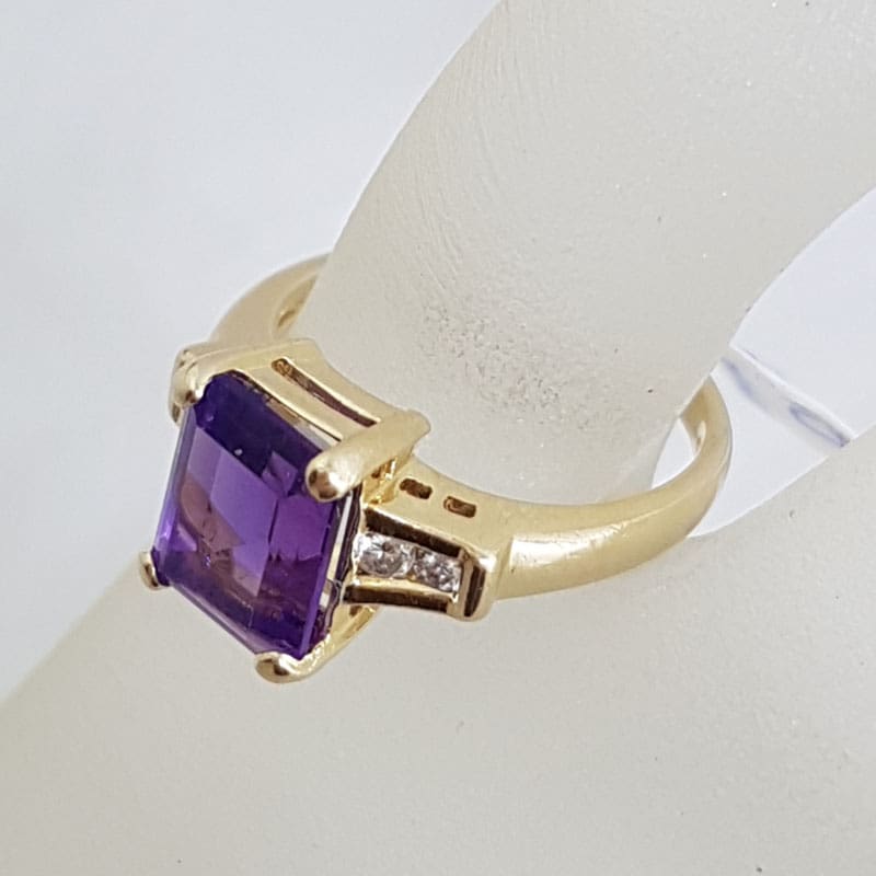 14ct Yellow Gold Rectangular Claw Set Amethyst with Channel Set Diamonds Ring - Antique / Vintage