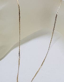 9ct Yellow Gold and White Gold Two Tone Flat Twist Link Necklace / Chain