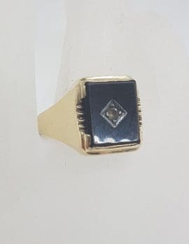 9ct Yellow Gold Rectangular Onyx with Cubic Zirconia Centre Gents Ring