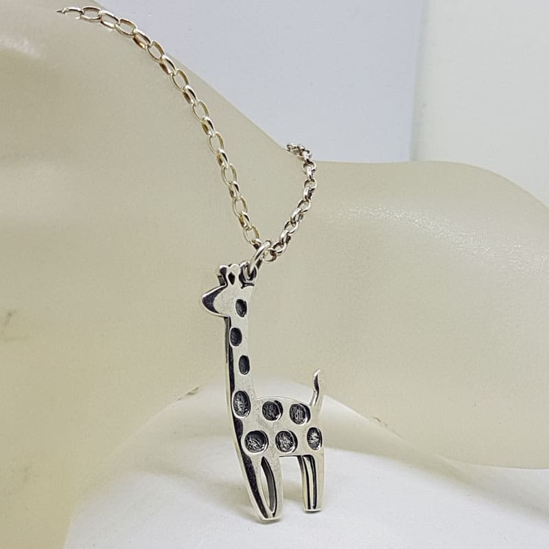 Sterling Silver Giraffe Pendant on Silver Chain Sterling Silver Giraffe Pendant on Silver Chain