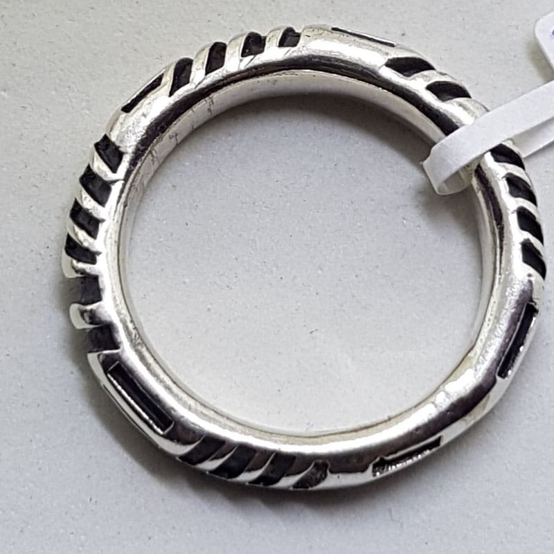 Sterling Silver Line Patterned Band Ring - Gents Ring / Ladies Ring Sterling Silver Line Patterned Band Ring - Gents Ring / Ladies Ring