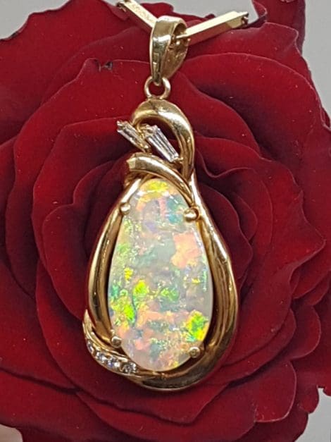 18ct Yellow Gold Stunning Solid Opal Teardrop / Pear Shape Opal with 2 Baguette Diamonds Pendant on Gold Chain