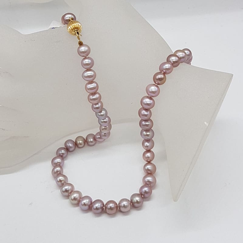 9ct Yellow Gold Clasped Pink Pearl Necklace 9ct Yellow Gold Clasped Pink Pearl Necklace