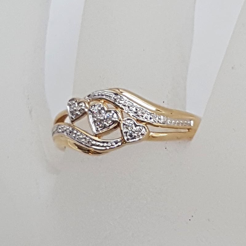 9ct Yellow Gold Trilogy Hearts Curved Diamond Ring