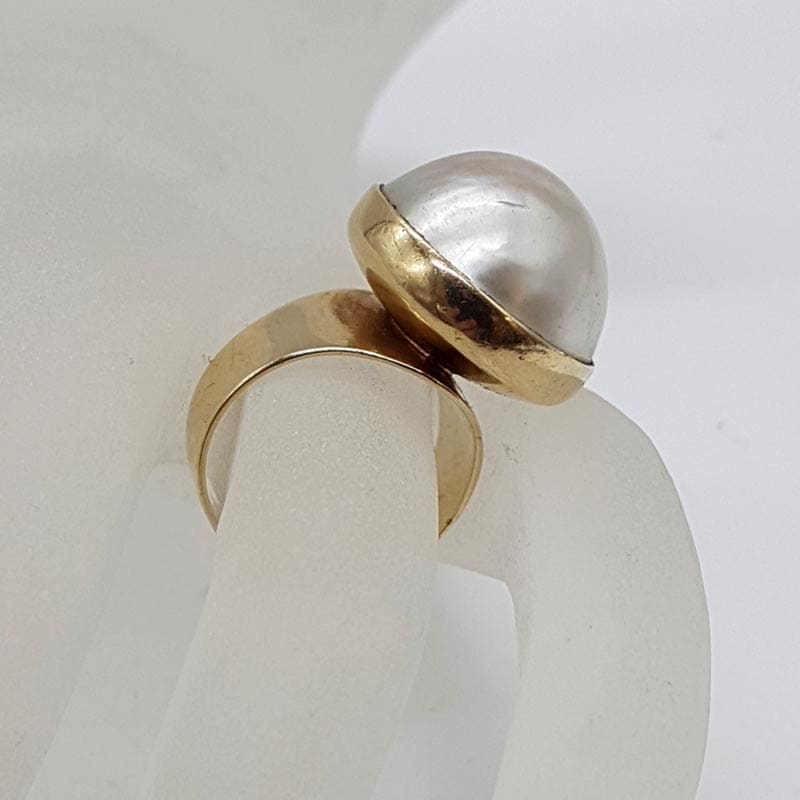 9ct Yellow Gold Mabe Pearl Large and Heavy Bezel Set Ring - Antique / Vintage