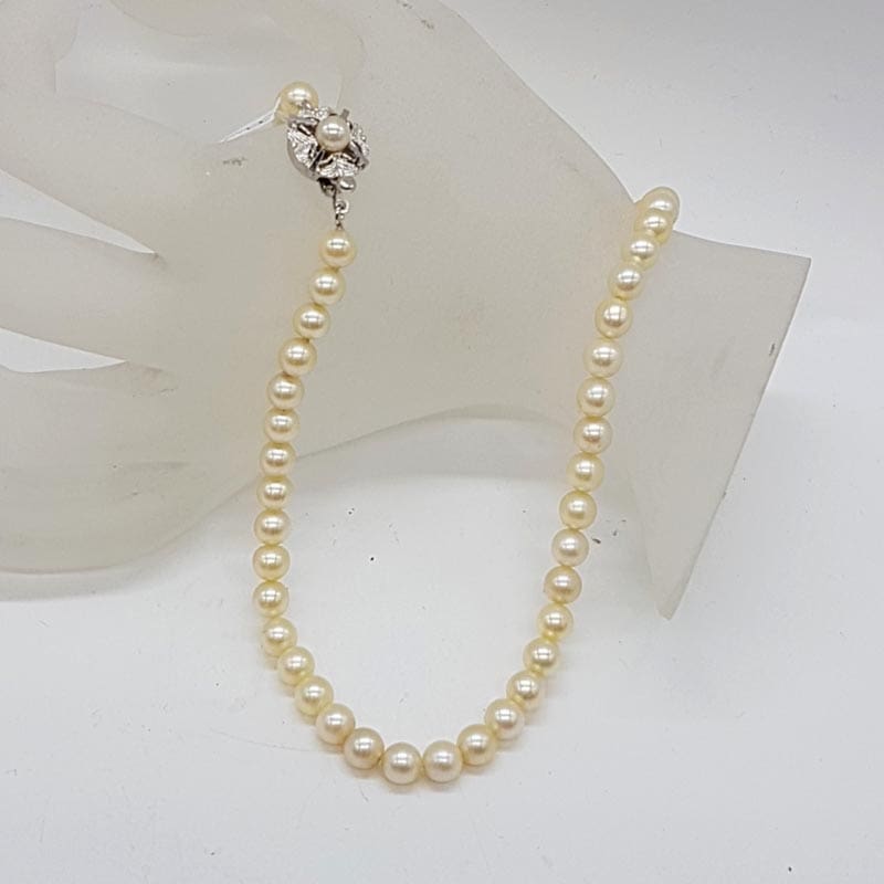 Cultured Pearl Neckace with Sterling Silver Clasp - Vintage
