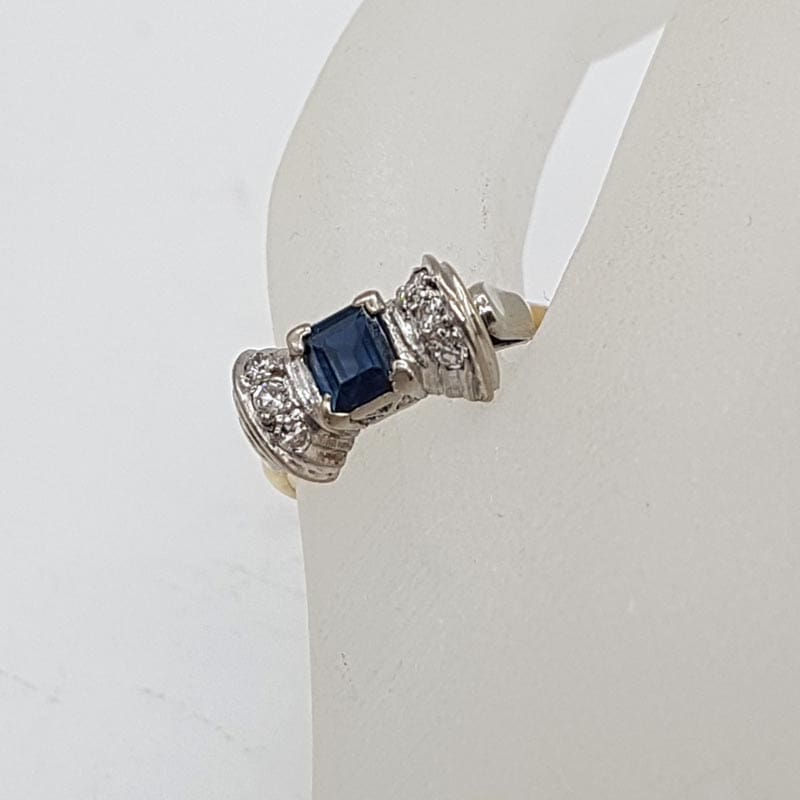18ct Yellow Gold Natural Sapphire and Diamond Bow Shaped Ring - Antique / Vintage