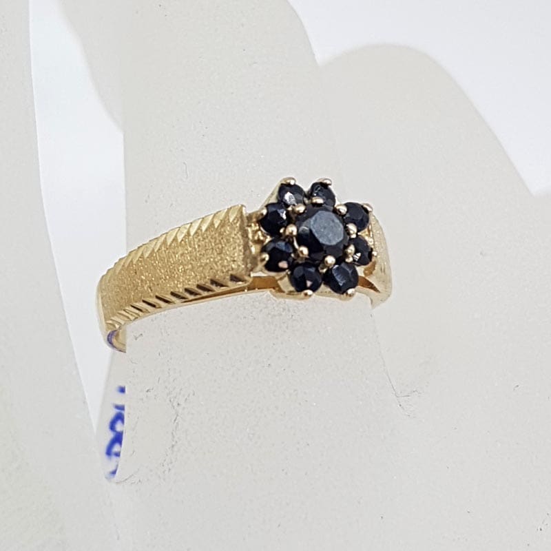 9ct Yellow Gold Garnets Flower / Daisy Cluster Ring - Antique / Vintage