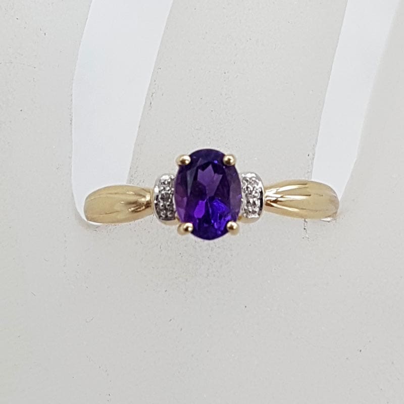 9ct Yellow Gold Oval Amethyst Claw Set with Diamonds Ring