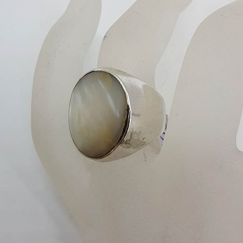 Sterling Silver Very Large Round Mother of Pearl Ring - Vintage