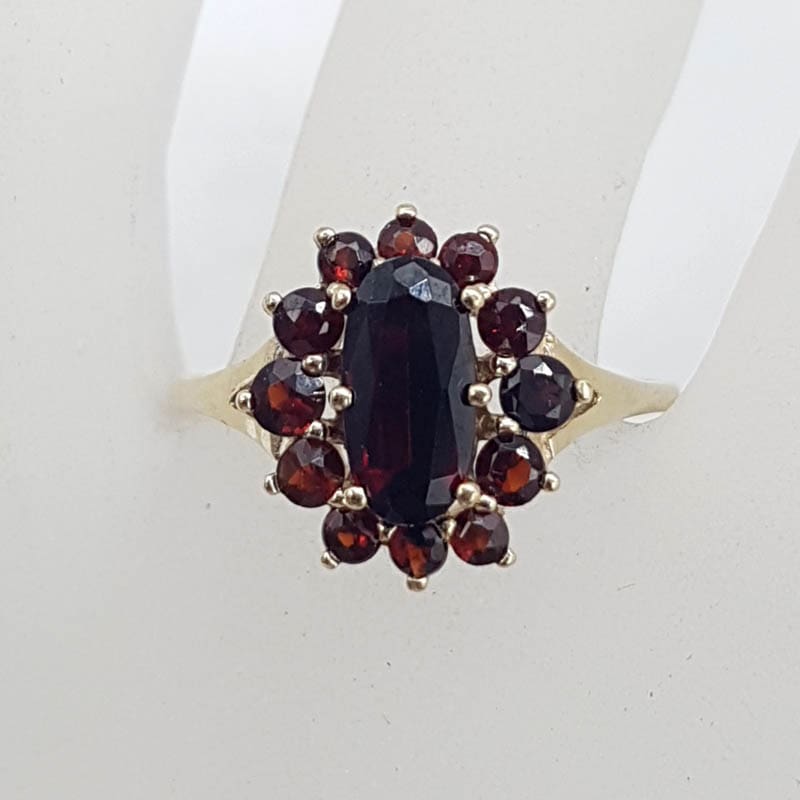 9ct Yellow Gold Oval Garnet Cluster Ring - Antique / Vintage