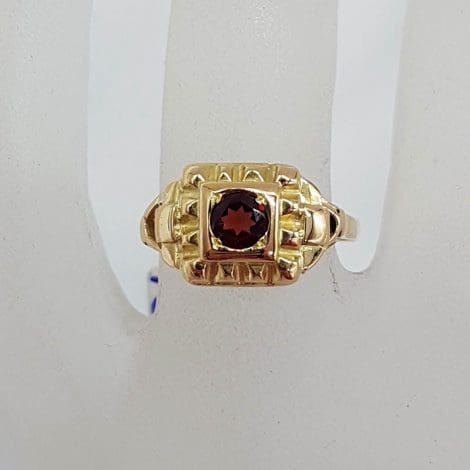 18ct Yellow Gold Round Garnet in Square Ornate Design Ring - Antique / Vintage