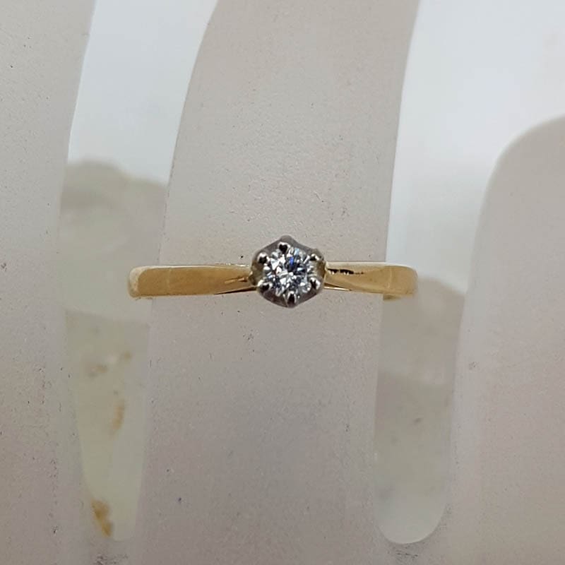 18ct Yellow Gold Diamond Claw Set Solitaire Ring
